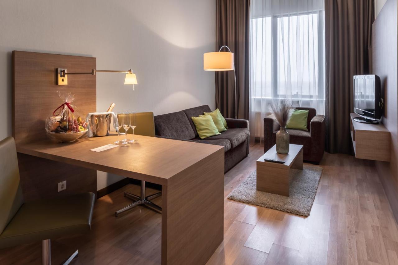 Ramada Encore Kiev Exterior foto