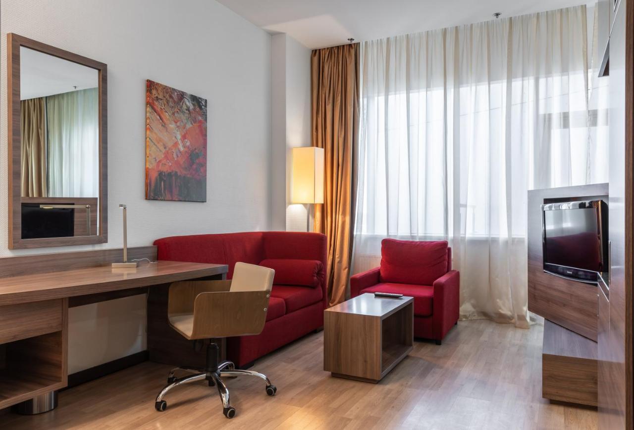 Ramada Encore Kiev Exterior foto