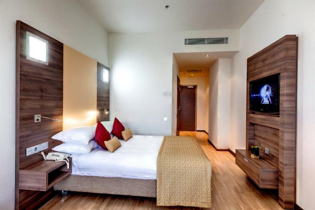 Ramada Encore Kiev Exterior foto