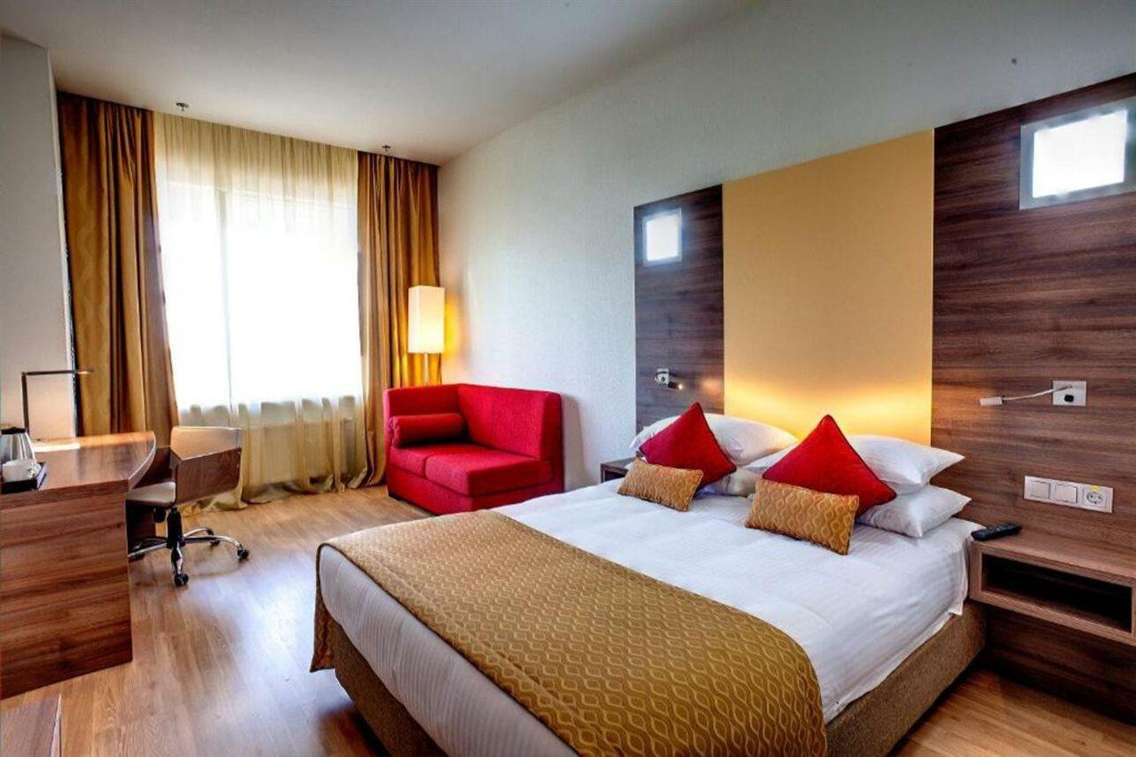 Ramada Encore Kiev Exterior foto